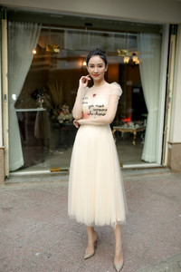 Á hậu Hà Thu tái xuất sau thời gian dài 