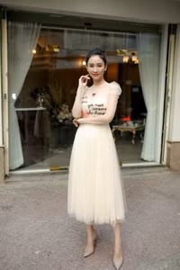 Á hậu Hà Thu tái xuất sau thời gian dài 