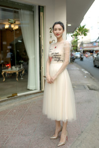 Á hậu Hà Thu tái xuất sau thời gian dài 