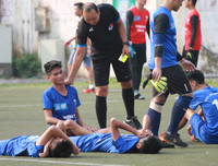 [ẢNH] Cầu thủ THPT Đông Đô gục ngã sau thất bại đáng tiếc