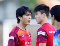 [ẢNH] Trải nghiệm tắc đường, thầy trò Park Hang-seo vẫn hứng khởi tập buổi đầu tại Indonesia