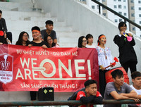 Muôn cảm xúc đáng yêu của các CĐV trên khán đài bóng đá học sinh Hà Nội