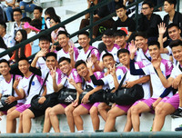 Muôn cảm xúc đáng yêu của các CĐV trên khán đài bóng đá học sinh Hà Nội