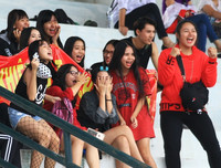 Muôn cảm xúc đáng yêu của các CĐV trên khán đài bóng đá học sinh Hà Nội