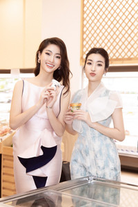 Những hình ảnh khiến hai Hoa hậu tên 