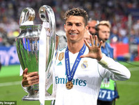 [ẢNH] 50 cầu thủ hay nhất thập kỷ (P2): Ai đủ tầm sánh ngang Ronaldo và Messi?