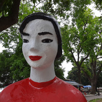 [Ảnh] Bật cười với các bức tượng bỗng dưng lòe loẹt ở Công viên Thống Nhất