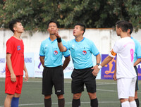 [ẢNH] THPT Trương Định lên ngôi vô địch sau loạt luân lưu nghẹt thở