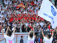 [ẢNH] THPT Trương Định lên ngôi vô địch sau loạt luân lưu nghẹt thở