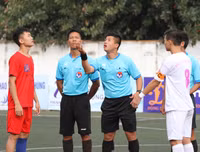 [ẢNH] THPT Trương Định lên ngôi vô địch sau loạt luân lưu nghẹt thở