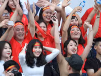 [ẢNH] THPT Trương Định lên ngôi vô địch sau loạt luân lưu nghẹt thở