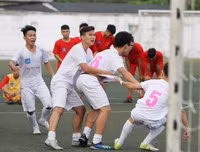 [ẢNH] THPT Trương Định lên ngôi vô địch sau loạt luân lưu nghẹt thở