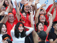 [ẢNH] THPT Trương Định lên ngôi vô địch sau loạt luân lưu nghẹt thở