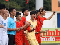 [ẢNH] THPT Trương Định lên ngôi vô địch sau loạt luân lưu nghẹt thở