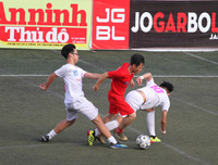 [ẢNH] THPT Trương Định lên ngôi vô địch sau loạt luân lưu nghẹt thở