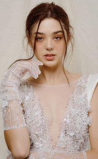 [ẢNH] Vẻ đẹp 'vạn người mê' của người mẫu Ukraine dính tin đồn yêu Bùi Tiến Dũng