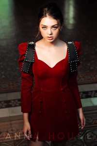 [ẢNH] Vẻ đẹp 'vạn người mê' của người mẫu Ukraine dính tin đồn yêu Bùi Tiến Dũng