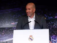 [ẢNH] Zidane ăn mặc cực chất trong ngày 