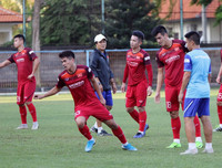 [ẢNH] Trải nghiệm tắc đường, thầy trò Park Hang-seo vẫn hứng khởi tập buổi đầu tại Indonesia