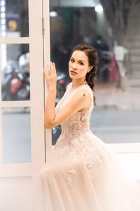 Hé lộ trang phục cưới của siêu mẫu Phương Mai
