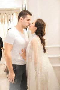 Hé lộ trang phục cưới của siêu mẫu Phương Mai