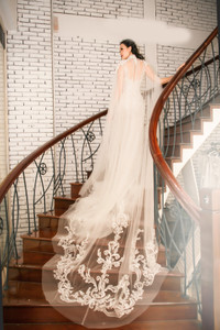 Hé lộ trang phục cưới của siêu mẫu Phương Mai