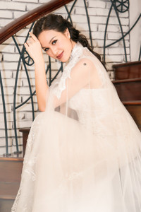 Hé lộ trang phục cưới của siêu mẫu Phương Mai