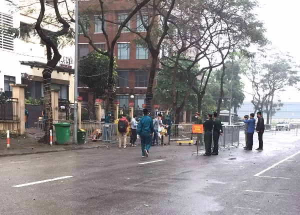 Âm tính với Covid-19, hàng trăm người dân ở Pháp Vân - Tứ Hiệp được về nhà ảnh 1