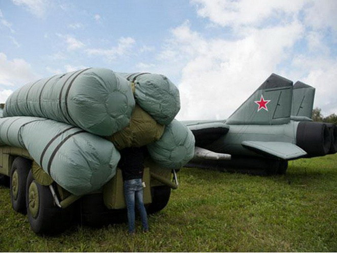 Mô hình chiến đấu cơ bơm hơi của Quân đội Nga