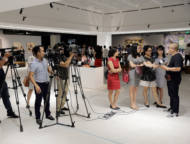 Triển lãm cũng thu hút sự quan tâm đặc biệt của báo giới trong và ngoài nước.