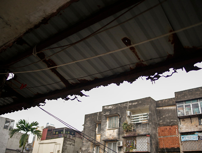 Tháng 5/2010, nhà A7 được giám định hiện trang ở mức độ nguy hiểm cấp C. Tuy nhiên theo người dân, mái nhà và cầu thang khu nhà đã ỏ mức D, cần được di dời để đảm bảo an toàn.