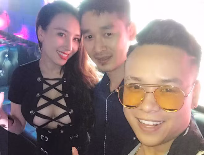 Bên cạnh nghề DJ, Thảo còn kinh doanh online