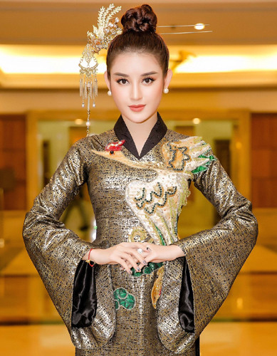 Á hậu Huyền My khoe sắc rực rỡ trong ngày khởi động "Hoa hậu Việt Nam" 2018 ảnh 2 Á hậu Huyền My khoe sắc rực rỡ trong ngày khởi động "Hoa hậu Việt Nam" 2018 ảnh 2