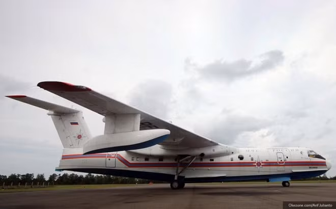 Thủy phi cơ Be-200 tham gia công tác tìm kiếm cứu hộ chuyến bay QZ 8501 của Air Asia