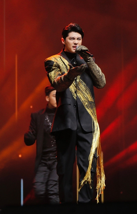 Được biết sau khi kết thúc sự kiện "2019 VLIVE AWARDS V HEARTBEAT”, Noo Phước Thịnh sẽ nán lại Hàn Quốc vài ngày để trả lời phỏng vấn các tờ báo xứ Hàn trước khi trở về Việt Nam và chuẩn bị hành trang quay trở lại để tham gia sự kiện “Asean Fantasia 2019” vào ngày 24-11.