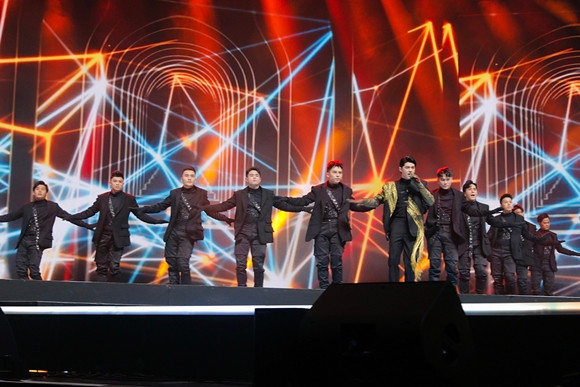 Được biết sau lần biểu diễn vô cùng thành công tại “Asia Song Festival 2016”, nam ca sĩ đã sở hữu cho mình một lượng fan đông đảo tại xứ sở Kim Chi. Chính vì vậy lần trở lại Hàn Quốc này không chỉ các khán giả Việt Nam mà nhiều bạn trẻ nơi đây cũng đặc biệt mong chờ tiết mục của Noo.