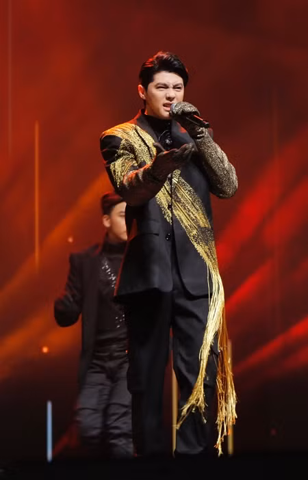 Được biết sau khi kết thúc sự kiện "2019 VLIVE AWARDS V HEARTBEAT”, Noo Phước Thịnh sẽ nán lại Hàn Quốc vài ngày để trả lời phỏng vấn các tờ báo xứ Hàn trước khi trở về Việt Nam và chuẩn bị hành trang quay trở lại để tham gia sự kiện “Asean Fantasia 2019” vào ngày 24-11.