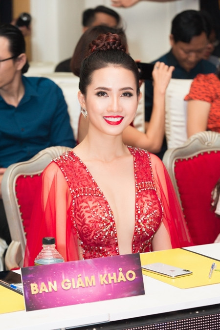 Trong đêm chung kết "Người mẫu thời trang Việt Nam 2018" người đẹp Phan Thị Mơ, Liên Phương xuất hiện với tư cách thành viên của ban giám khảo và Thanh Trang trong ban cố vấn của cuộc thi.