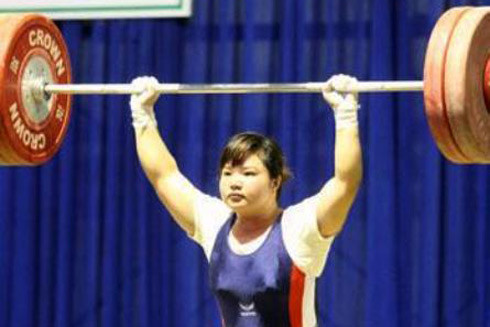 2. Ngô Thị Hạnh (Cử tạ). Ngô Thị Hạnh đoạt 3 Huy chương Vàng ở hạng cân 75kg tại Đại hội Thể dục thể thao toàn quốc ở Đà Nẵng cuối năm 2010, nhưng sau đó cô bị phát hiện dương tính với chất bị cấm Methandienone. Cô bị tước huy chương và cấm thi đấu 4 năm.