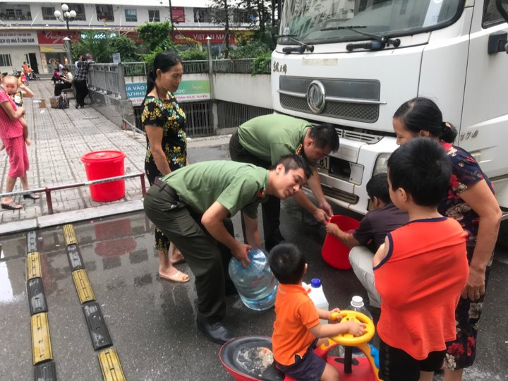 Quận Hoàng Mai huy động lực lượng thau rửa toàn bộ bể nước trong khu đô thị HH ảnh 5 Quận Hoàng Mai huy động lực lượng thau rửa toàn bộ bể nước trong khu đô thị HH ảnh 5