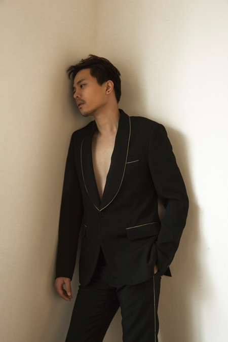 Chính vì vậy, khi gật đầu nhận lời với "Ông ngoại tuổi 30", anh rất hào hứng và quyết tâm chứng tỏ thực lực của mình để khán giả công nhận khả năng của mình. Điều quan tâm lớn nhất của anh khi nhận một vai diễn không phải trông mình có đẹp trai, ăn hình hay không mà là việc thể hiện trọn vẹn nhất "linh hồn" của nhân vật.