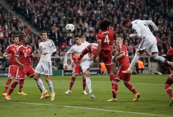 Thảm bại 0-4, Bayern cúi đầu rời Champions League ảnh 1