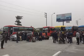 Hà Nội: Nhà xe lại phản đối việc điều chuyển luồng tuyến