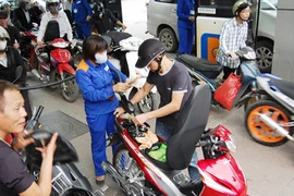 Tiếp tục giữ ổn định giá xăng, dầu