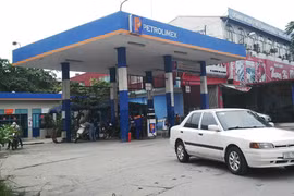 Giá xăng giảm tối thiểu 325 đồng/lít