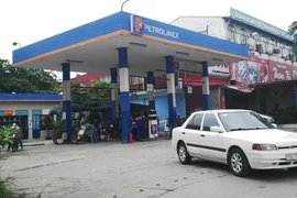 Giá xăng giảm tối thiểu 325 đồng/lít