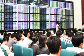 Chứng khoán hướng tới mốc 650 điểm