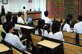 3 công ty bị Uỷ ban Chứng khoán phạt 470 triệu đồng