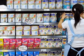 Công bố đường dây nóng tiếp nhận vướng mắc liên quan đến bình ổn giá sữa