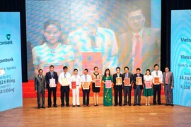 Vietcombank tiếp tục lọt vào Top 50 Doanh nghiệp kinh doanh hiệu quả nhất